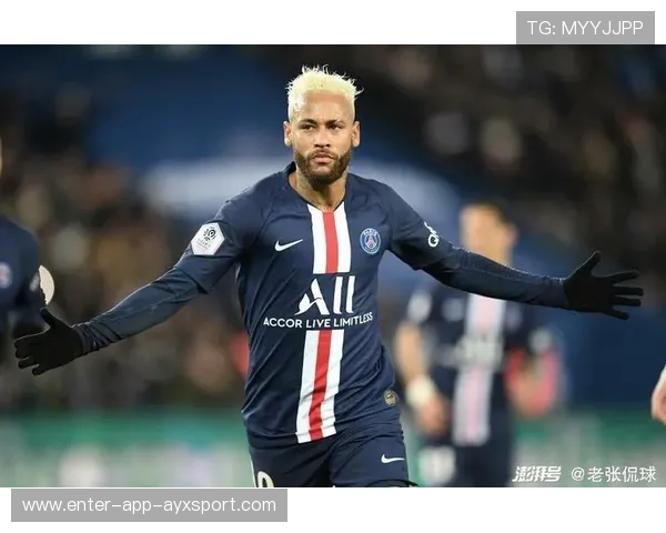 巴黎边路低传撕裂禁区，内马尔门前包抄建功