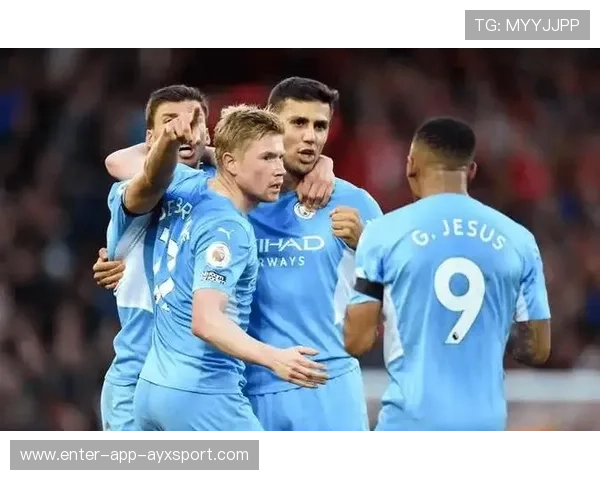 曼城保持高位压迫并快速推进,攻势令人窒息