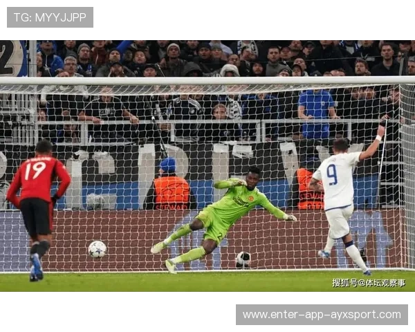 奥纳纳飞身扑出对手点球 奥纳纳飞身扑出对手点球